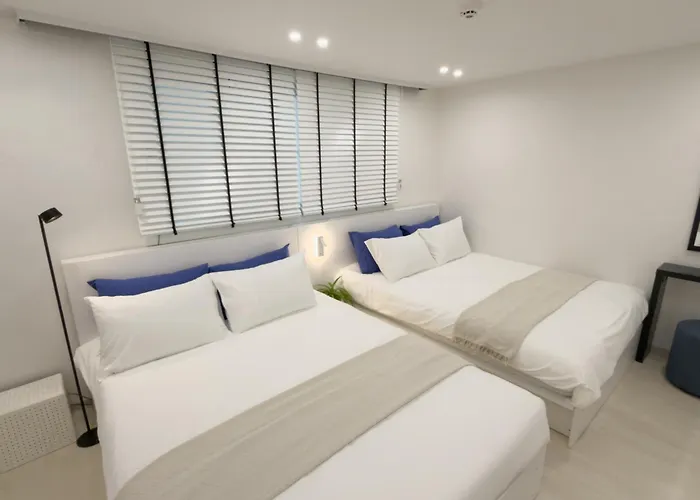 아파트 West Modern Stay-yeongdeungpo 2br, Airport Bus 3 Minutes, Sinpung Station 9 Minutes, White Modern Sensibility, Hongdae 26 Minutes, Cheongdam 29 Minutes 서울특별시