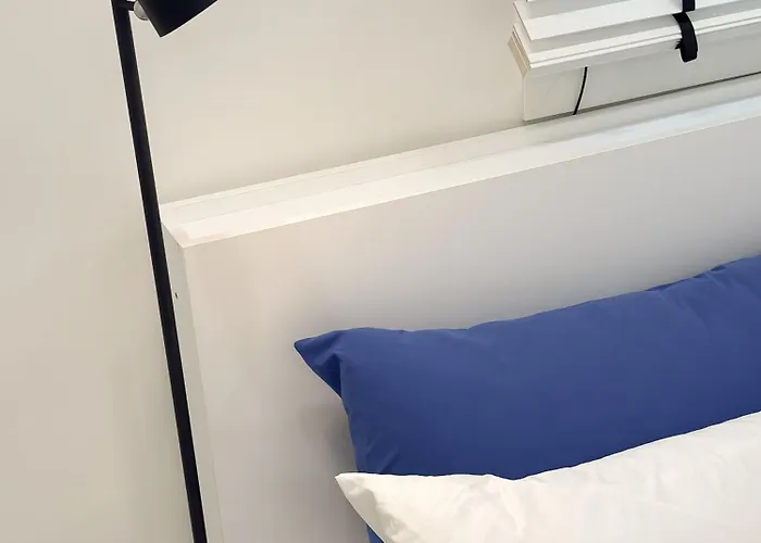 West Modern Stay-yeongdeungpo 2br, Airport Bus 3 Minutes, Sinpung Station 9 Minutes, White Modern Sensibility, Hongdae 26 Minutes, Cheongdam 29 Minutes 아파트 *