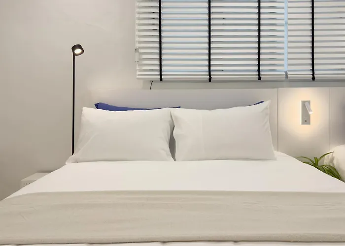 West Modern Stay-yeongdeungpo 2br, Airport Bus 3 Minutes, Sinpung Station 9 Minutes, White Modern Sensibility, Hongdae 26 Minutes, Cheongdam 29 Minutes 아파트 서울특별시