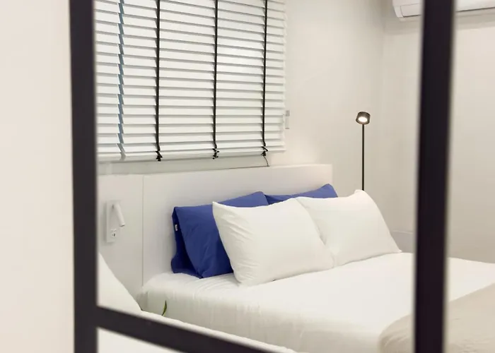 West Modern Stay-yeongdeungpo 2br, Airport Bus 3 Minutes, Sinpung Station 9 Minutes, White Modern Sensibility, Hongdae 26 Minutes, Cheongdam 29 Minutes