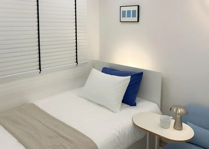West Modern Stay-yeongdeungpo 2br, Airport Bus 3 Minutes, Sinpung Station 9 Minutes, White Modern Sensibility, Hongdae 26 Minutes, Cheongdam 29 Minutes * 서울특별시