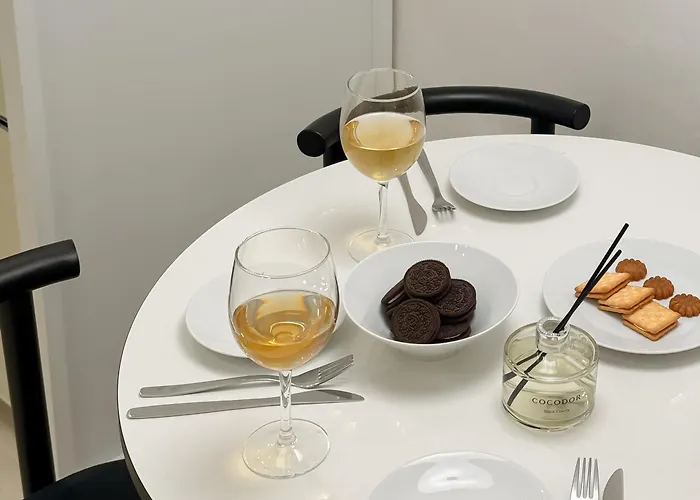 아파트 West Modern Stay-yeongdeungpo 2br, Airport Bus 3 Minutes, Sinpung Station 9 Minutes, White Modern Sensibility, Hongdae 26 Minutes, Cheongdam 29 Minutes