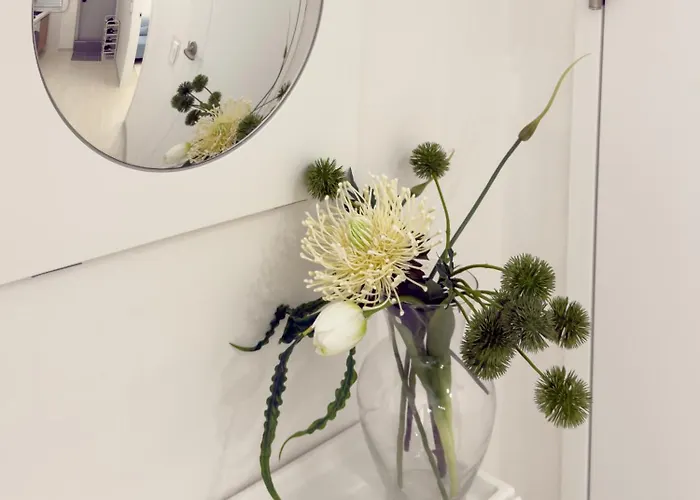 아파트 West Modern Stay-yeongdeungpo 2br, Airport Bus 3 Minutes, Sinpung Station 9 Minutes, White Modern Sensibility, Hongdae 26 Minutes, Cheongdam 29 Minutes