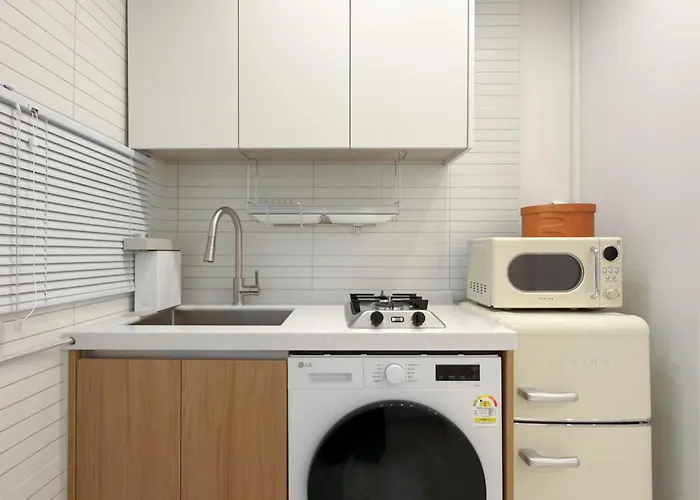 아파트 West Modern Stay-yeongdeungpo 2br, Airport Bus 3 Minutes, Sinpung Station 9 Minutes, White Modern Sensibility, Hongdae 26 Minutes, Cheongdam 29 Minutes 서울특별시
