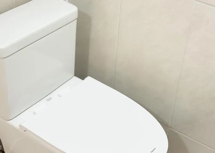 West Modern Stay-yeongdeungpo 2br, Airport Bus 3 Minutes, Sinpung Station 9 Minutes, White Modern Sensibility, Hongdae 26 Minutes, Cheongdam 29 Minutes 아파트 *