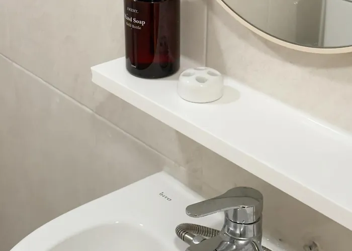 아파트 West Modern Stay-yeongdeungpo 2br, Airport Bus 3 Minutes, Sinpung Station 9 Minutes, White Modern Sensibility, Hongdae 26 Minutes, Cheongdam 29 Minutes