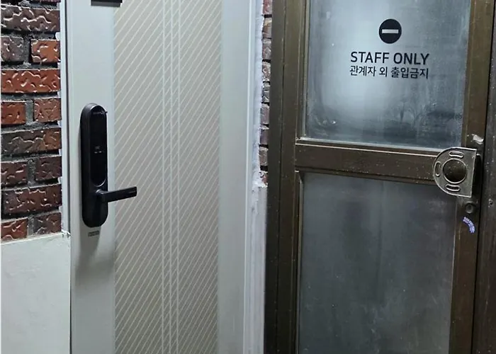 아파트 West Modern Stay-yeongdeungpo 2br, Airport Bus 3 Minutes, Sinpung Station 9 Minutes, White Modern Sensibility, Hongdae 26 Minutes, Cheongdam 29 Minutes 서울특별시